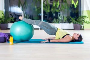 6 Bài tập gym khiến mông cong gợi cảm