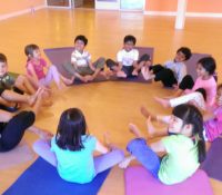 Yoga rất tốt cho trẻ em với điều kiện phải chú ý một số điều quan trọng