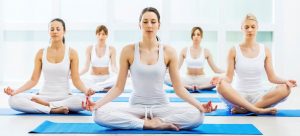 BỎ TÚI  5 KINH NGIỆM TRƯỚC KHI BƯỚC VÀO PHÒNG TẬP YOGA