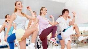 HỌC AEROBIC ĐỐT MỠ THỪA TRONG “SAY MÊ”