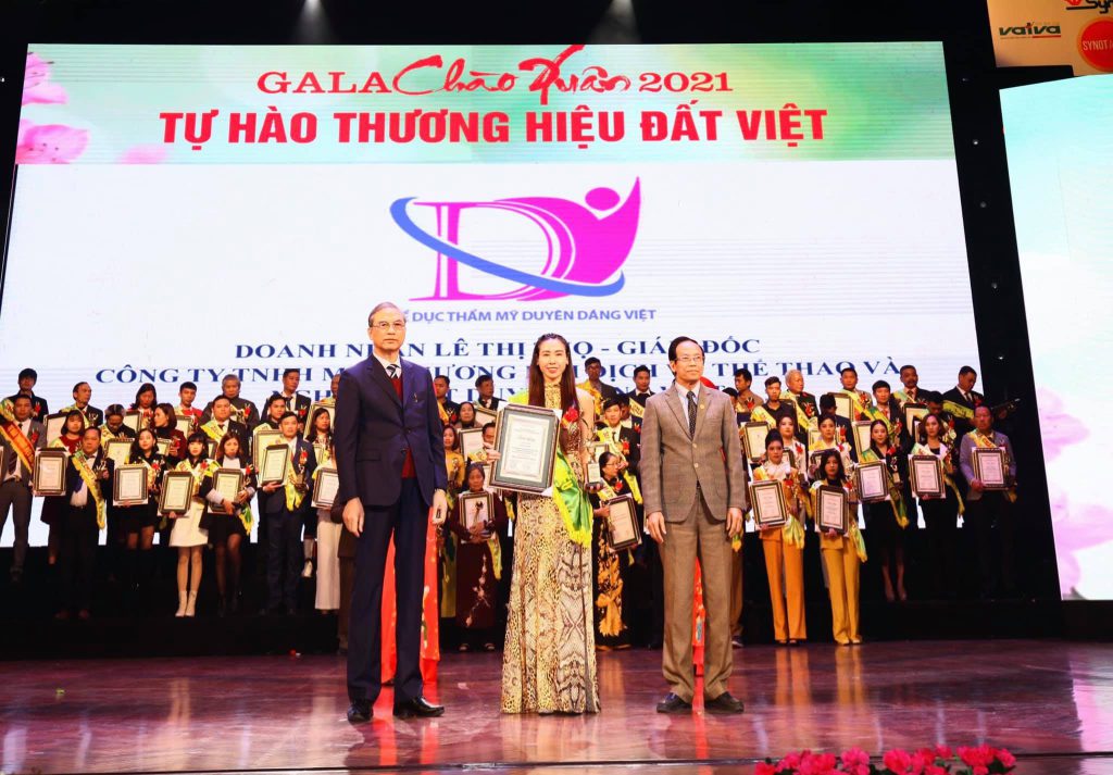 Hành trình 13 năm xây dựng Duyên Dáng Việt trở thành nơi tập luyện và đào tạo huấn luyện viên uy tín.