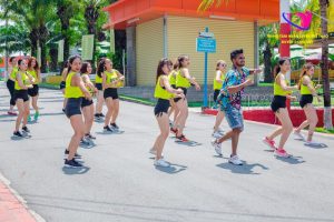 Zumba là gì? Vì sao dân văn phòng mê Zumba đến vậy?